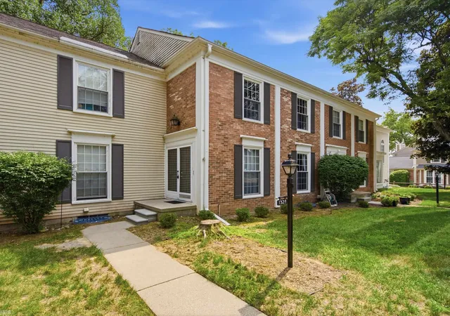 Condo for sale at 1328 Brook Ln, Rochester Hills, MI 48306 | MLS# 58050218535