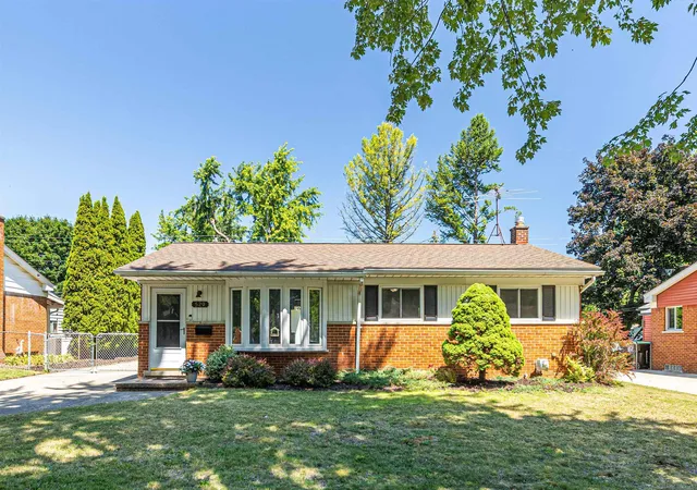 Photo 1 of Sale Pending at 529 Rewold Dr, Rochester, MI 48307 | MLS# 58050218536 | Listing updated on 2026-08-20