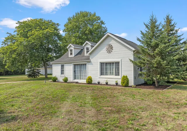 Photo 1 of Single family home for sale at 10681 Fillmore St, Zeeland, MI 49464 | MLS# 71026042733 | Listing updated on 2026-09-05