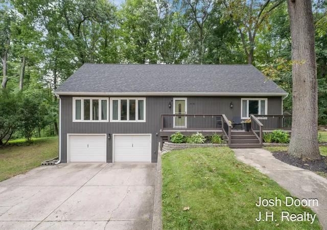 1st image of 8181 Vergennes St Se, Ada, MI 49301 | MLS# 65026042731