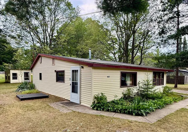 1st image of 407 Hunter Dr, Lake, MI 48632 | MLS# 79080072347