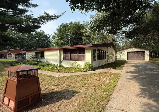 2nd image of 407 Hunter Dr, Lake, MI 48632 | MLS# 79080072347