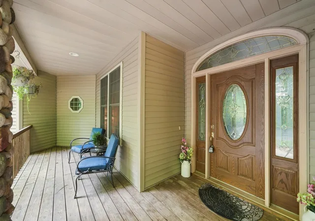 Photo 3 of Single family home for sale at 982 Shamrock Ln, Traverse City, MI 49696 | MLS# 78080072348 | Listing updated on 2026-09-15