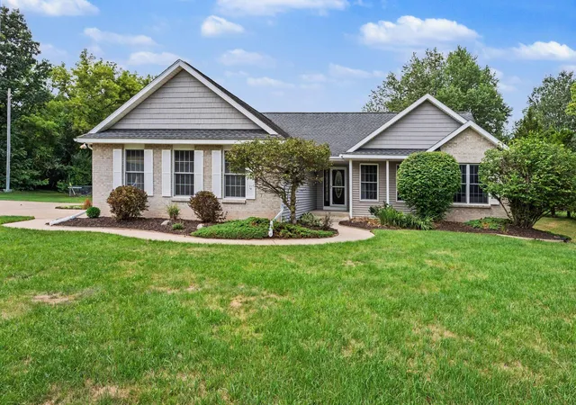 Photo 2 of Single family home for sale at 7633 N 26th Street, Kalamazoo, MI 49004 | MLS# 66026042746 | Listing updated on 2026-09-18