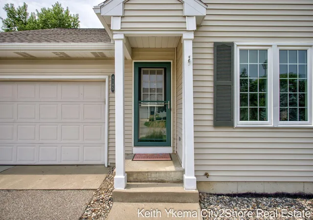 Listing Photo 4 - Condo for sale in building located at 6185 Gleneagle Highlands Dr, Hudsonville, MI 49426