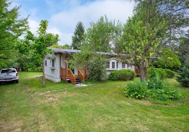 Photo 2 of Single family home for sale at 46894 72nd Street, Watervliet, MI 49098 | MLS# 69026042748 | Listing updated on 2026-08-14