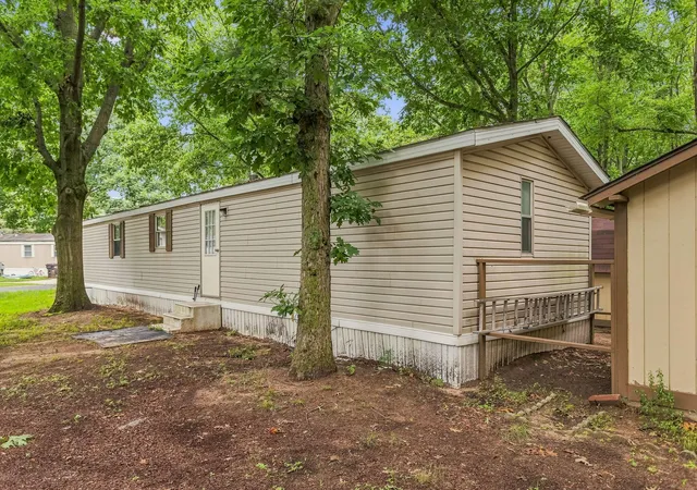 Photo 3 of Single family home for sale at 67663 County Rd 388 #17, South Haven, MI 49090 | MLS# 69026042740 | Listing updated on 2026-08-14
