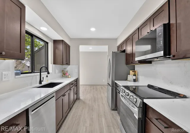 Photo 3 of Condo for sale at 32 Haverhill Ct, Ann Arbor, MI 48105 | MLS# 20261064685 | Listing updated on 2026-09-11