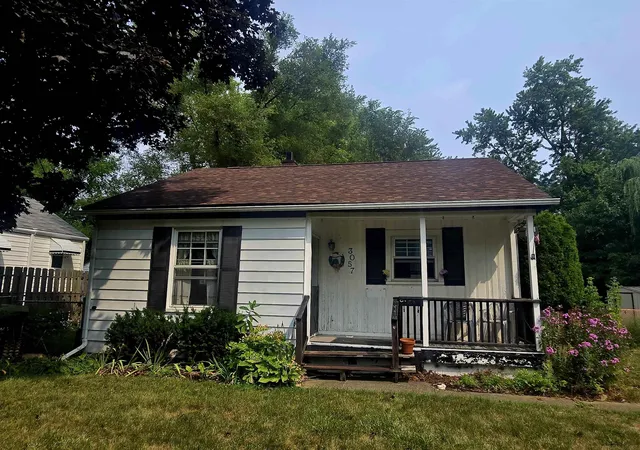Photo 3 of Single family home for sale at 3057 Wasmund Ave, Warren, MI 48091 | MLS# 58050218543 | Listing updated on 2026-09-14