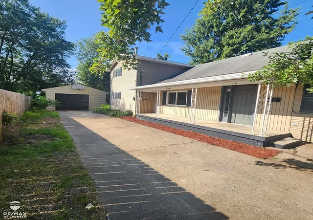 2nd image of 129 W Walnut St, Saint Charles, MI 48655 | MLS# 60050218549