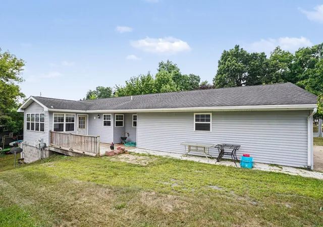Photo 3 of Multi family home for sale at 1946 Nazareth Rd, Kalamazoo, MI 49048 | MLS# 66026042759 | Listing updated on 2026-10-14