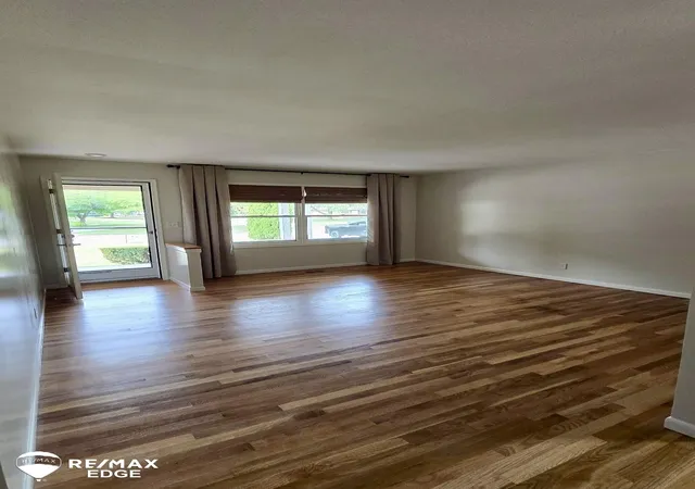 Photo 3 of Single family home for sale at 5032 Old Franklin Rd, Grand Blanc, MI 48439 | MLS# 5050218553 | Listing updated on 2026-09-18