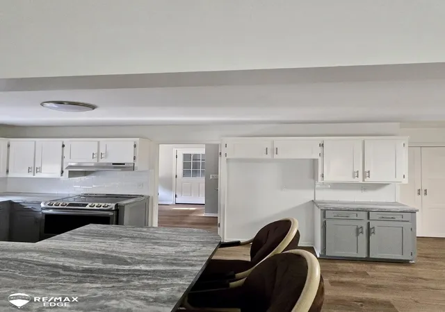 Photo 4 of Single family home for sale at 5032 Old Franklin Rd, Grand Blanc, MI 48439 | MLS# 5050218553 | Listing updated on 2026-09-18