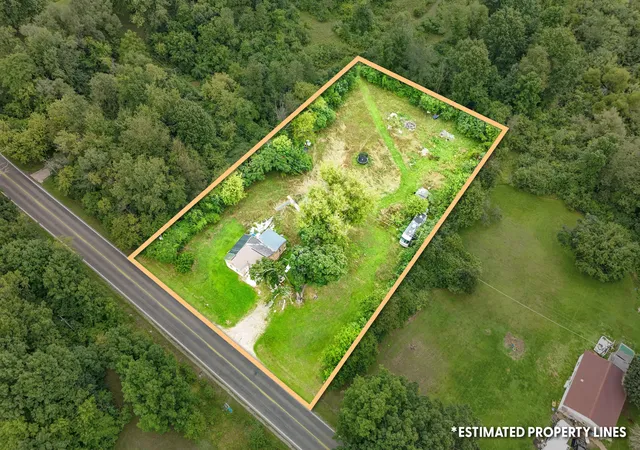 Photo 3 of Single family home for sale at 1451 S Hillsdale Rd, Hillsdale, MI 49242 | MLS# 53026042768 | Listing updated on 2026-08-14