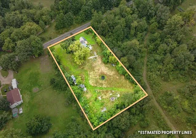 Photo 4 of Single family home for sale at 1451 S Hillsdale Rd, Hillsdale, MI 49242 | MLS# 53026042768 | Listing updated on 2026-08-14