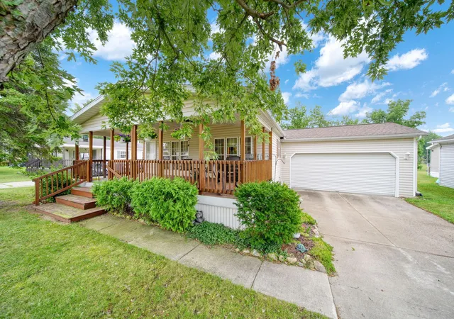 Photo 3 of Single family home for sale at 12551 Sheffield Dr, Somerset Center, MI 49282 | MLS# 55026042776 | Listing updated on 2026-09-28
