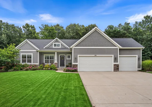 Photo 1 of Sale Pending at 3016 Fransworth Dr, Holland, MI 49424 | MLS# 71026042778 | Listing updated on 2026-08-16