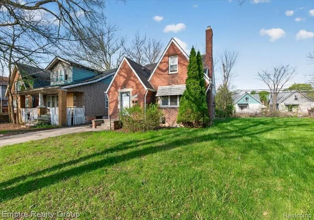 Photo 3 of Single family home for sale at 19345 Omira St, Highland Park, MI 48203 | MLS# 20261064714 | Listing updated on 2026-08-14