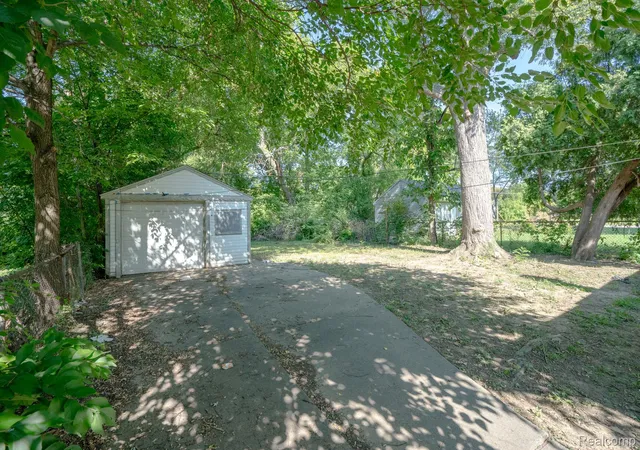 Photo 27 of Single family home for sale at 9637 Auburn St, Detroit, MI 48228 | MLS# 20261064719 | Listing updated on 2026-10-05