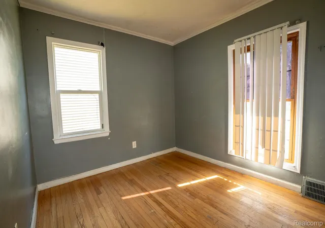 Photo 4 of Single family home for sale at 9637 Auburn St, Detroit, MI 48228 | MLS# 20261064719 | Listing updated on 2026-10-05