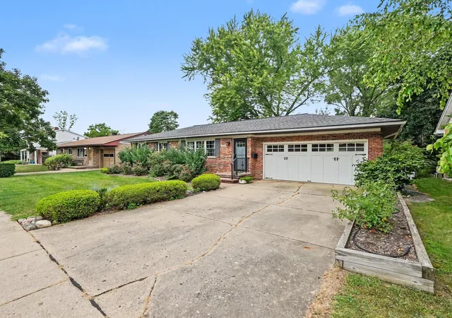 Photo 3 of Single family home for sale at 2004 Suffolk Ave, Ann Arbor, MI 48103 | MLS# 81026042779 | Listing updated on 2026-08-24