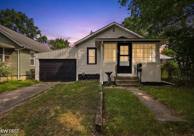 Photo 1 of Single family home for sale at 40 W Colgate Ave, Pontiac, MI 48340 | MLS# 5050218561 | Listing updated on 2026-09-03