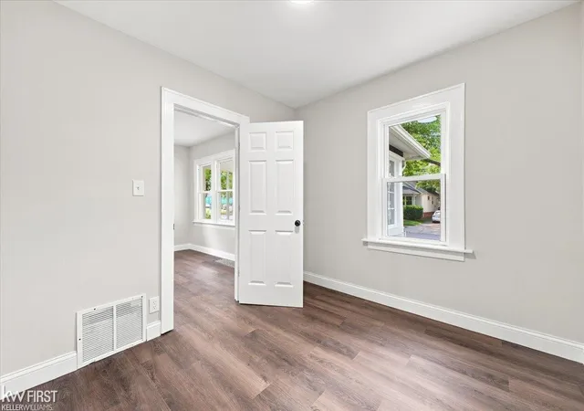 Photo 2 of Single family home for sale at 40 W Colgate Ave, Pontiac, MI 48340 | MLS# 5050218561 | Listing updated on 2026-09-03