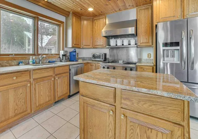 Photo 4 of Single family home for sale at 307 S Lake Huron Shore Rd, Harrisville, MI 48740 | MLS# 77080072365 | Listing updated on 2026-08-17