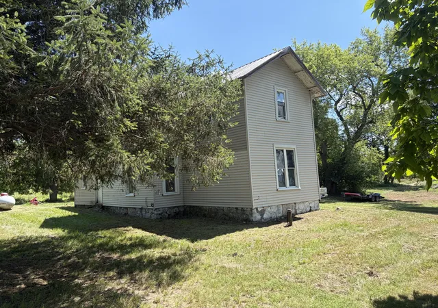 Photo 4 of Single family home for sale at 6331 Steamburg Rd, Hillsdale, MI 49242 | MLS# 53026042794 | Listing updated on 2026-09-23