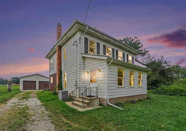 Photo 1 of Single family home for sale at 8857 Beeman Rd, Chelsea, MI 48118 | MLS# 81026042793 | Listing updated on 2026-09-11