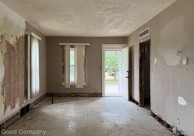 Photo 1 of Sale Pending at 30 Beyne St, Mount Clemens, MI 48043 | MLS# 20261064743 | Listing updated on 2026-08-24