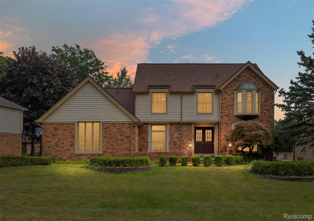 Photo 1 of Single family home for sale at 450 Timberline Dr, Rochester Hills, MI 48309 | MLS# 20261064746 | Listing updated on 2026-09-06