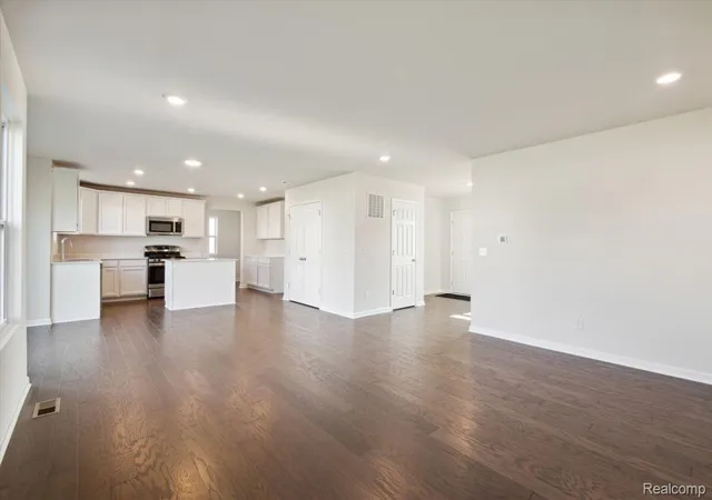 Photo 4 of Single family home for sale at 531 Cumberland Trl, Chelsea City Washtenaw, MI 48118 | MLS# 20261064751 | Listing updated on 2026-08-14