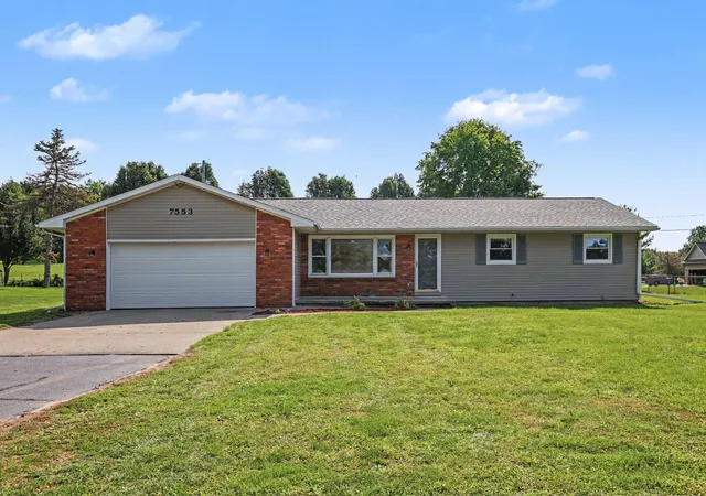 Photo 3 of Single family home for sale at 7553 Napoleon Rd, Jackson, MI 49201 | MLS# 81026042814 | Listing updated on 2026-09-15