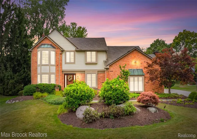 Photo 1 of Sale Pending at 37125 Fox Glen, Farmington Hills, MI 48331 | MLS# 20261064758 | Listing updated on 2026-08-30