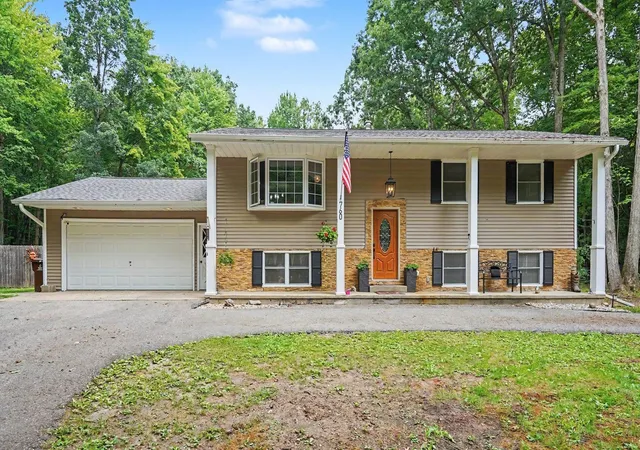 1st image of 760 Hiawatha Dr, Mount Pleasant, MI 48858 | MLS# 79080072370