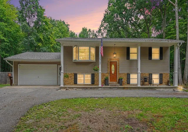 2nd image of 760 Hiawatha Dr, Mount Pleasant, MI 48858 | MLS# 79080072370