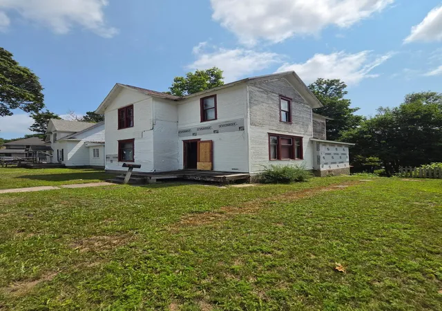 Photo 3 of Single family home for sale at 412 E Nelson, Cadillac, MI 49601 | MLS# 78080072374 | Listing updated on 2026-08-20