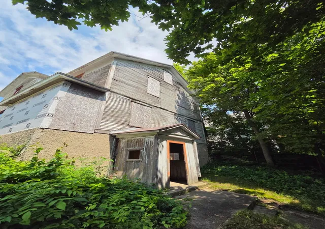 Photo 3 of Single family home for sale at 412 E Nelson, Cadillac, MI 49601 | MLS# 78080072374 | Listing updated on 2026-09-24