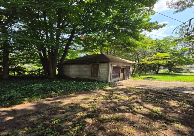 Photo 4 of Single family home for sale at 412 E Nelson, Cadillac, MI 49601 | MLS# 78080072374 | Listing updated on 2026-09-24