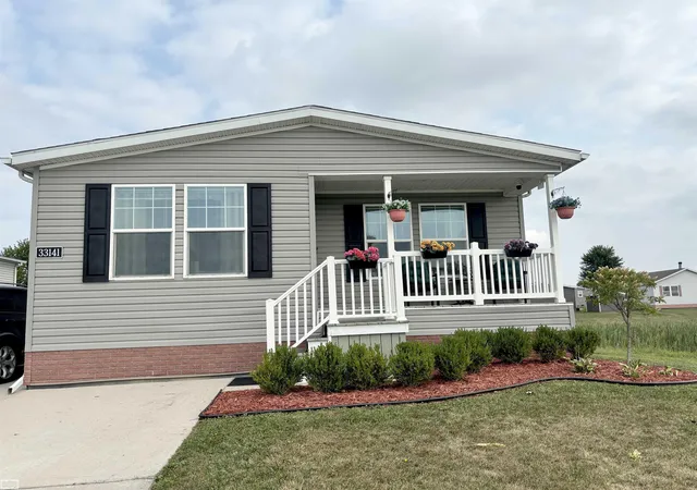 1st image of 33414 Oak Ct, Lenox, MI 48048 | MLS# 58050218574