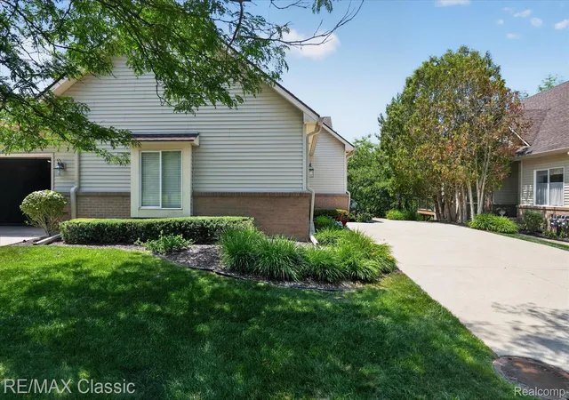48th image of 1007 Bird Song Ln #4, Milford, MI 48381 | MLS# 20261064763