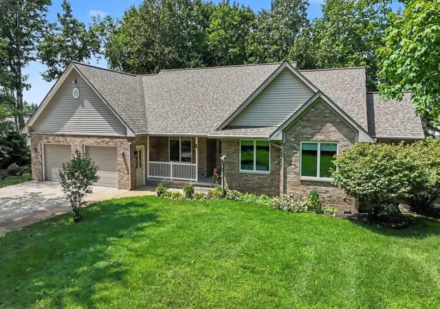 Photo 1 of Single family home for sale at 51408 Summit St, Paw Paw, MI 49079 | MLS# 66026042828 | Listing updated on 2026-08-25