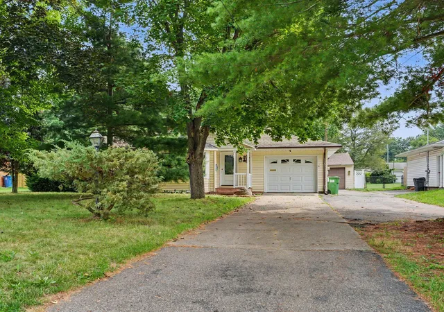 Photo 1 of Single family home for sale at 249 S 20th Street, Battle Creek, MI 49015 | MLS# 66026042824 | Listing updated on 2026-09-17