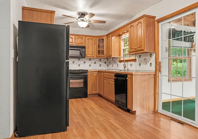 Photo 4 of Single family home for sale at 249 S 20th Street, Battle Creek, MI 49015 | MLS# 66026042824 | Listing updated on 2026-09-17