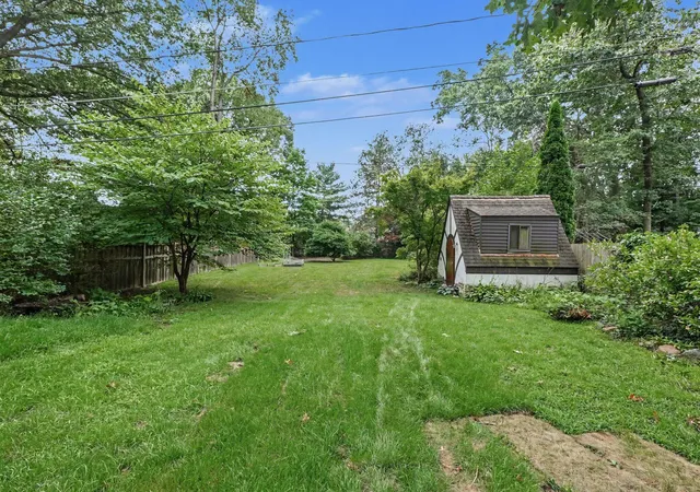 Photo 4 of Single family home for sale at 903 Briarcliff Rd, Jackson, MI 49203 | MLS# 81026042825 | Listing updated on 2026-09-15