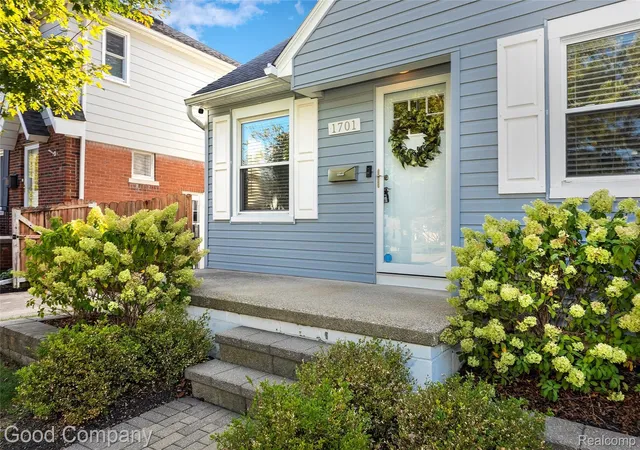 3rd image of 1701 N Altadena Ave, Royal Oak, MI 48067 | MLS# 20261064768