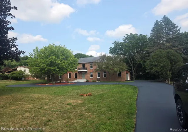 Photo 1 of Single family home for sale at 1210 Springborrow Dr, Flint, MI 48532 | MLS# 20261064783 | Listing updated on 2026-08-14