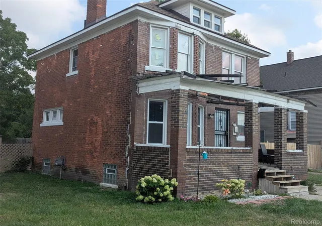 Photo 3 of Single family home for sale at 583 Alger St, Detroit, MI 48202 | MLS# 20261064791 | Listing updated on 2026-09-09