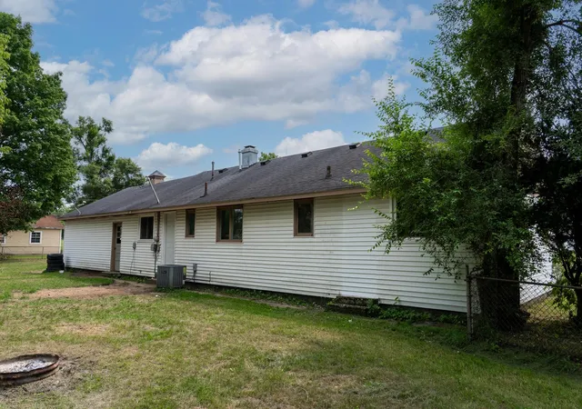 5th image of 198 W Ohio St, Farwell, MI 48622 | MLS# 79080072375